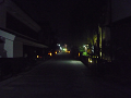旧街道の夜（ピンぼけ）